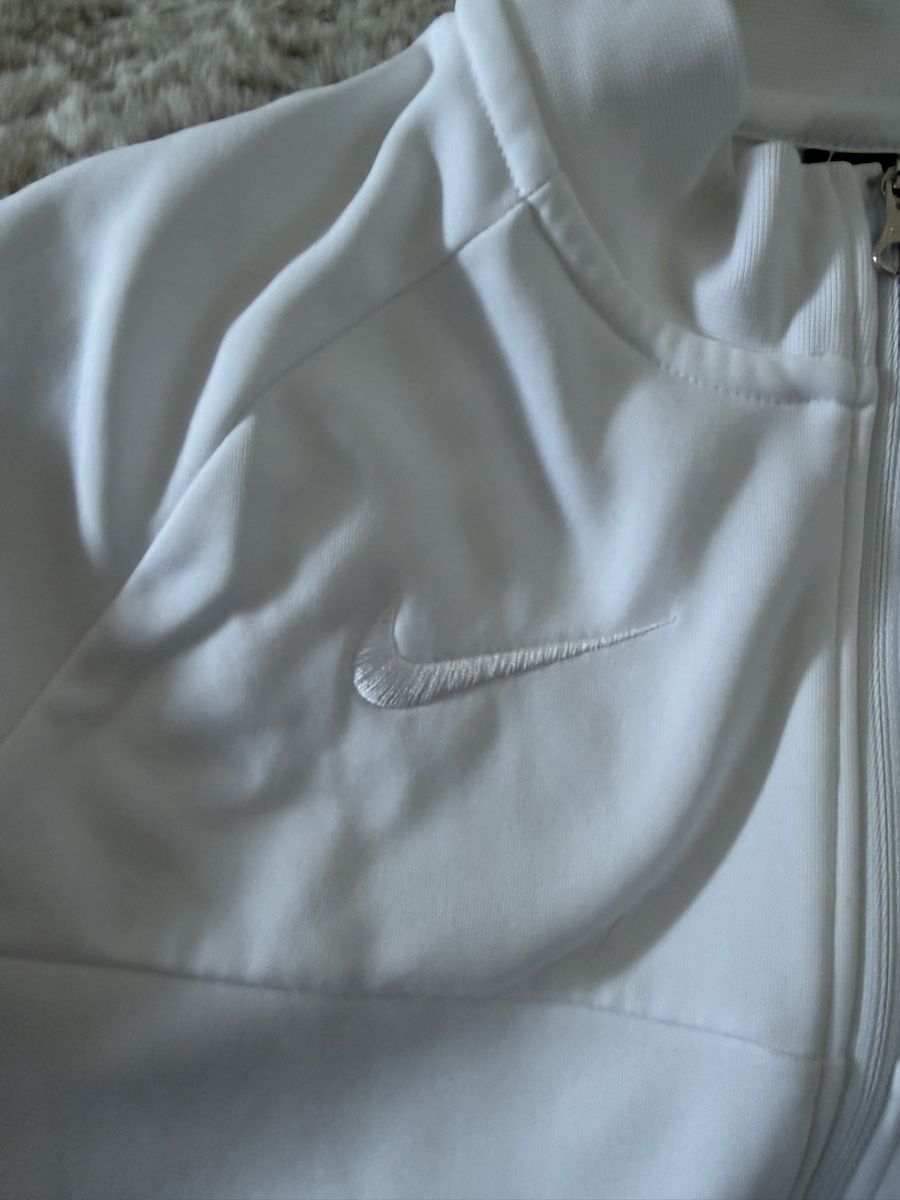 Nike Jacken: Nike jacke – Gebraucht aus Oberwil BL von pas_99pv 1