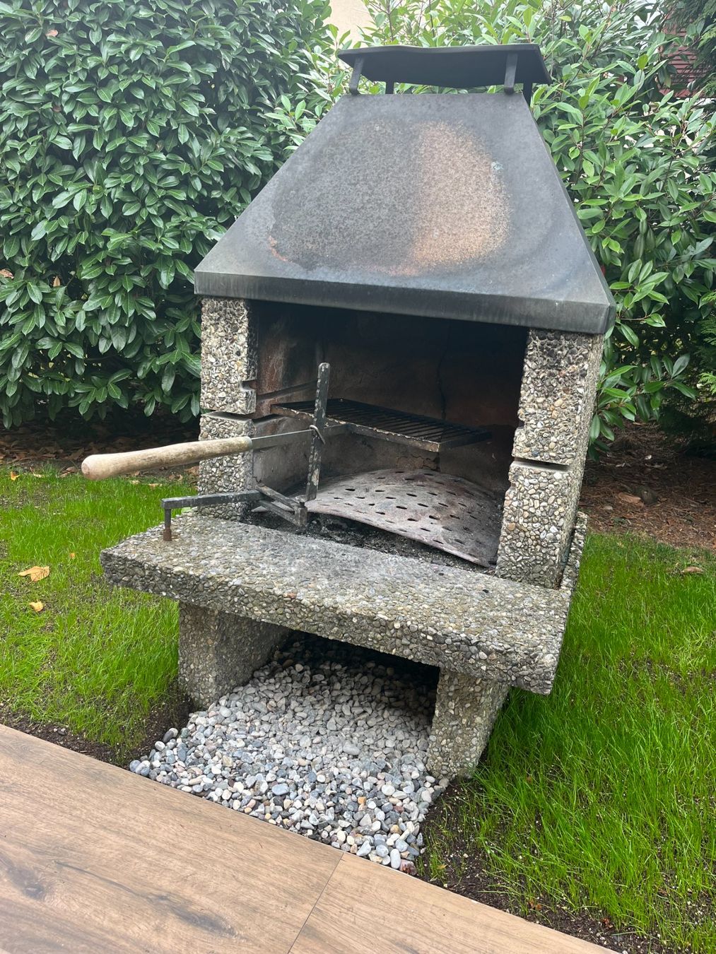 Cheminée: Gartencheminée aus Stein mit Grillrost gebraucht – Gebraucht aus Istighofen von swirdfish