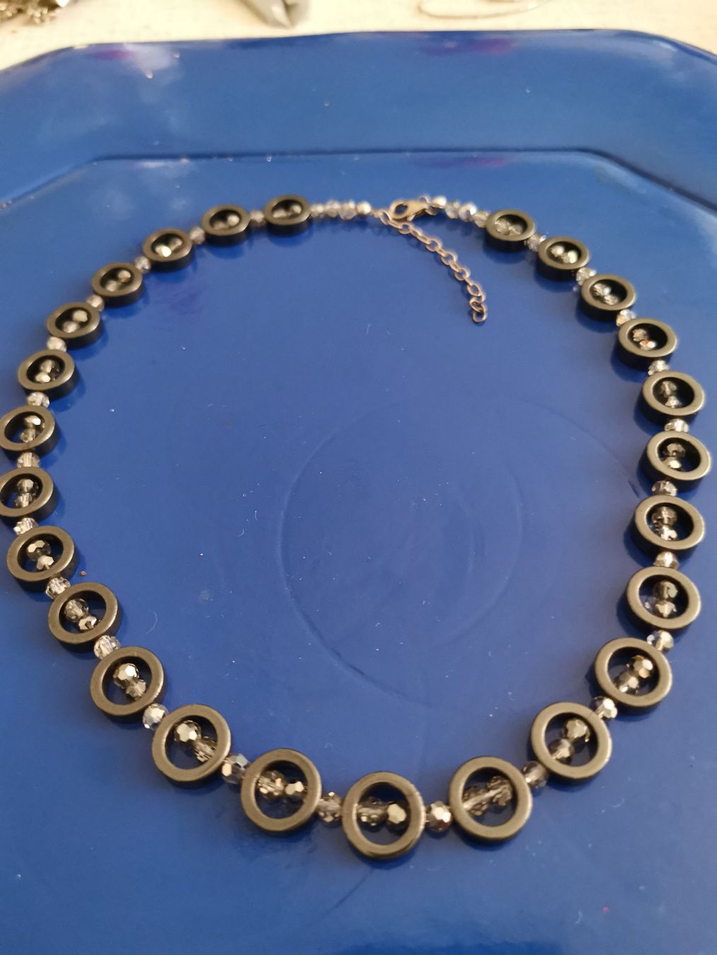 Catenine: SCH. HÄMATIT KETTE M. GLITZERPERLEN – Usato da Allschwil venduto da Male54 2
