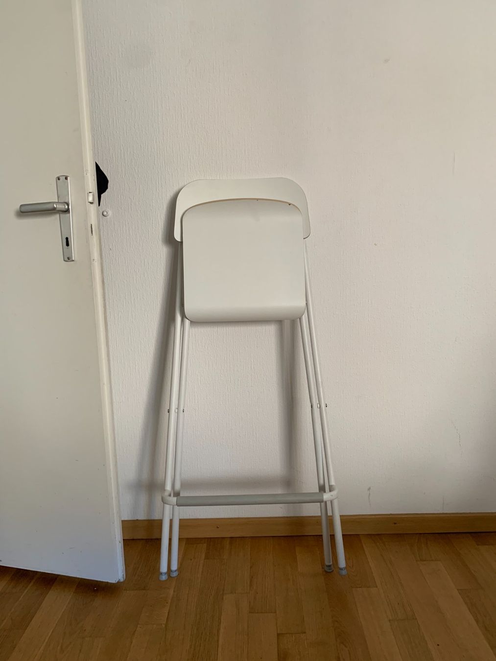 Ikea Seggioloni: X2 Chaises bar ikea blanche – Usato da Vallorbe venduto da amj_7jv5 1