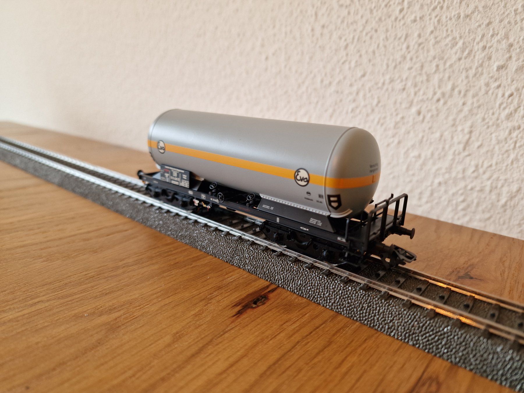 Märklin Modellini di ferrovie: DB Tankwagen H0 – Usato da Matten b. Interlaken venduto da lor_hr9w 2