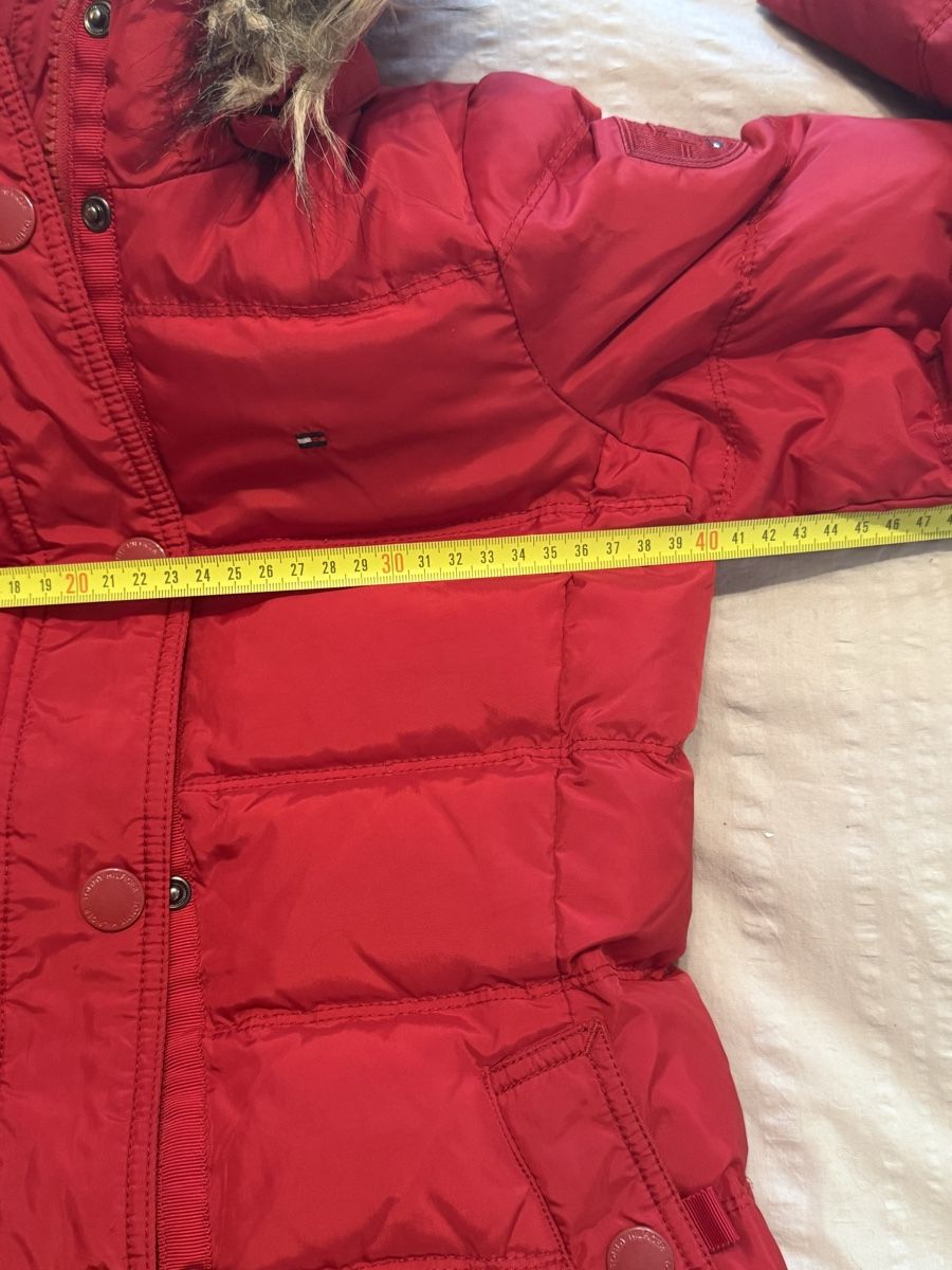 Tommy Hilfiger Giacche: Doudoune Tommy Hilfiger avec capuche à fourrure, taille 140 – Usato da Monthey venduto da Joseph-29 5