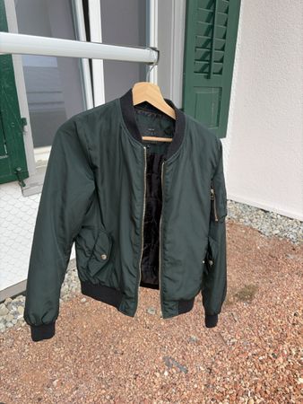 Bomberjacke ONLY dunkelgrün Grösse S guter Zustand