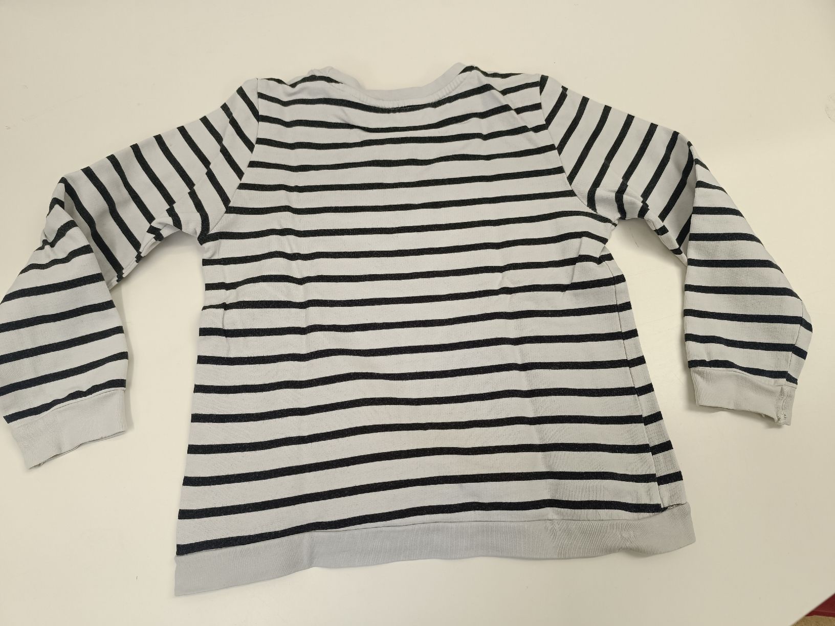 H&M Maglioni & Felpe: Minnie Mouse Pullover mit Wendepailetten Gr. 122/128 – Usato da Ehrendingen venduto da Cheronimo2 3