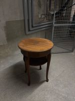 Beistelltisch rund aus Holz mit Ablage guter Zustand