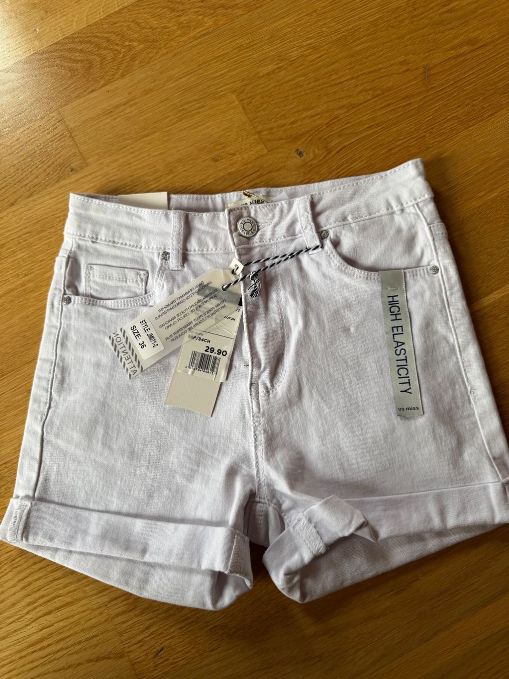 Jeans: Kurze Hosen / Jeans / Short / Grösse S – Nuovo e nell'imballaggio originale da Hünibach venduto da s.leptir
