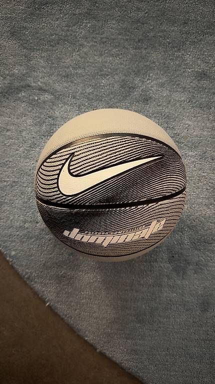 Nike Palloni: Palla da basket – Usato da Canobbio venduto da nb0003