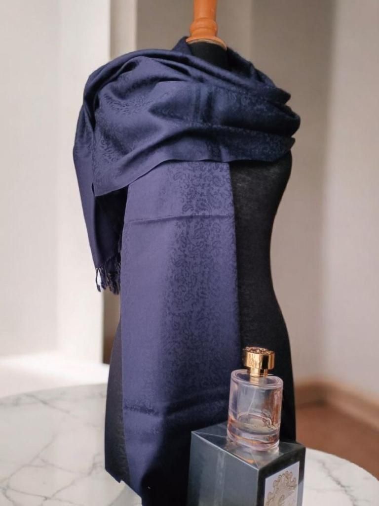 Foulard & Sciarpe: châle/écharpe/ en cachemire neuf – Nuovo e nell'imballaggio originale da La Chaux-de-Fonds venduto da Luxary.25cachmirepro 4