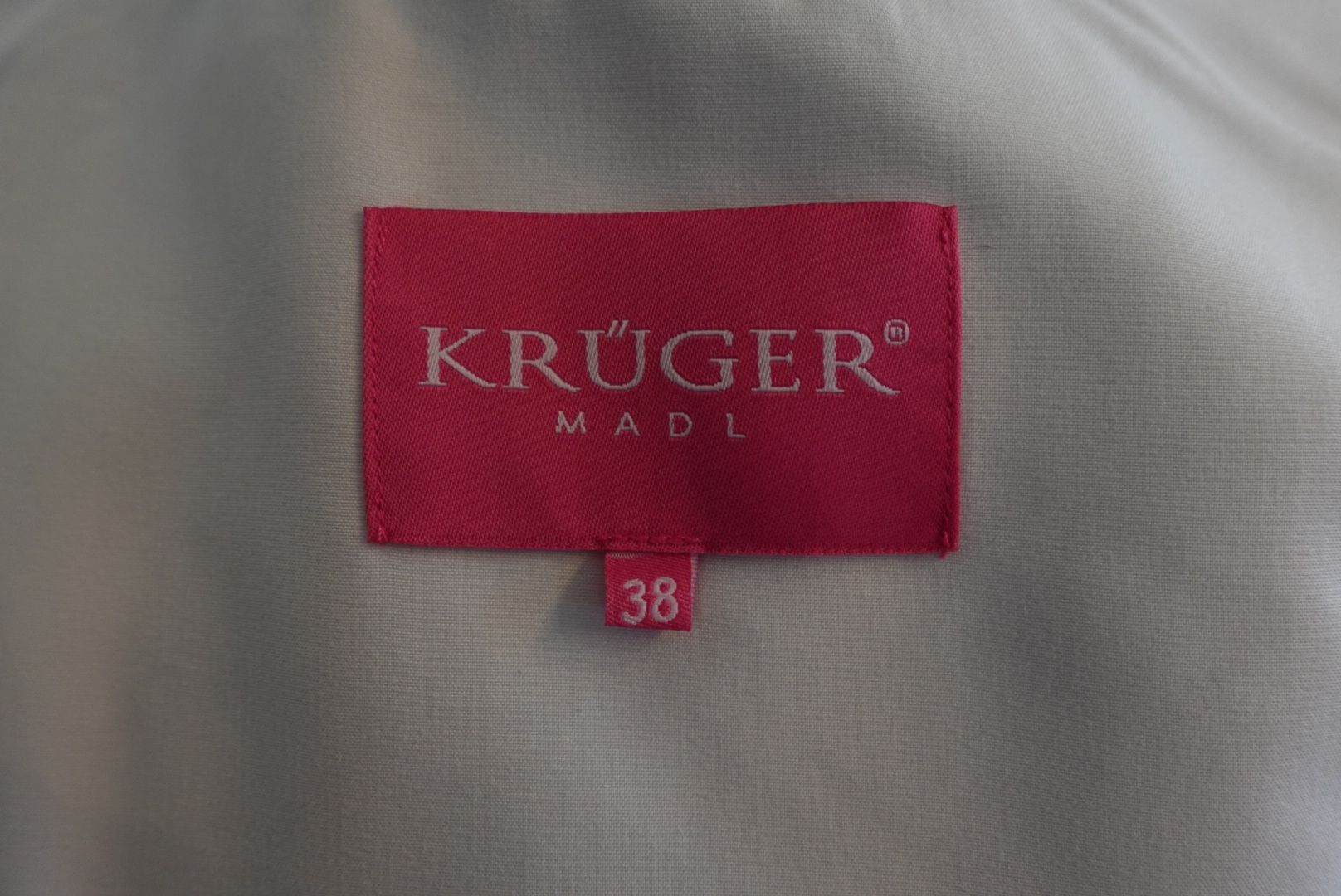 Kostüme: Krüger Dirndl – Neu (gemäss Beschreibung) aus Grüningen von selinasearching 5