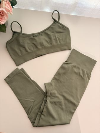 Sportset Musera Sport olivgrün Grösse M neuwertig