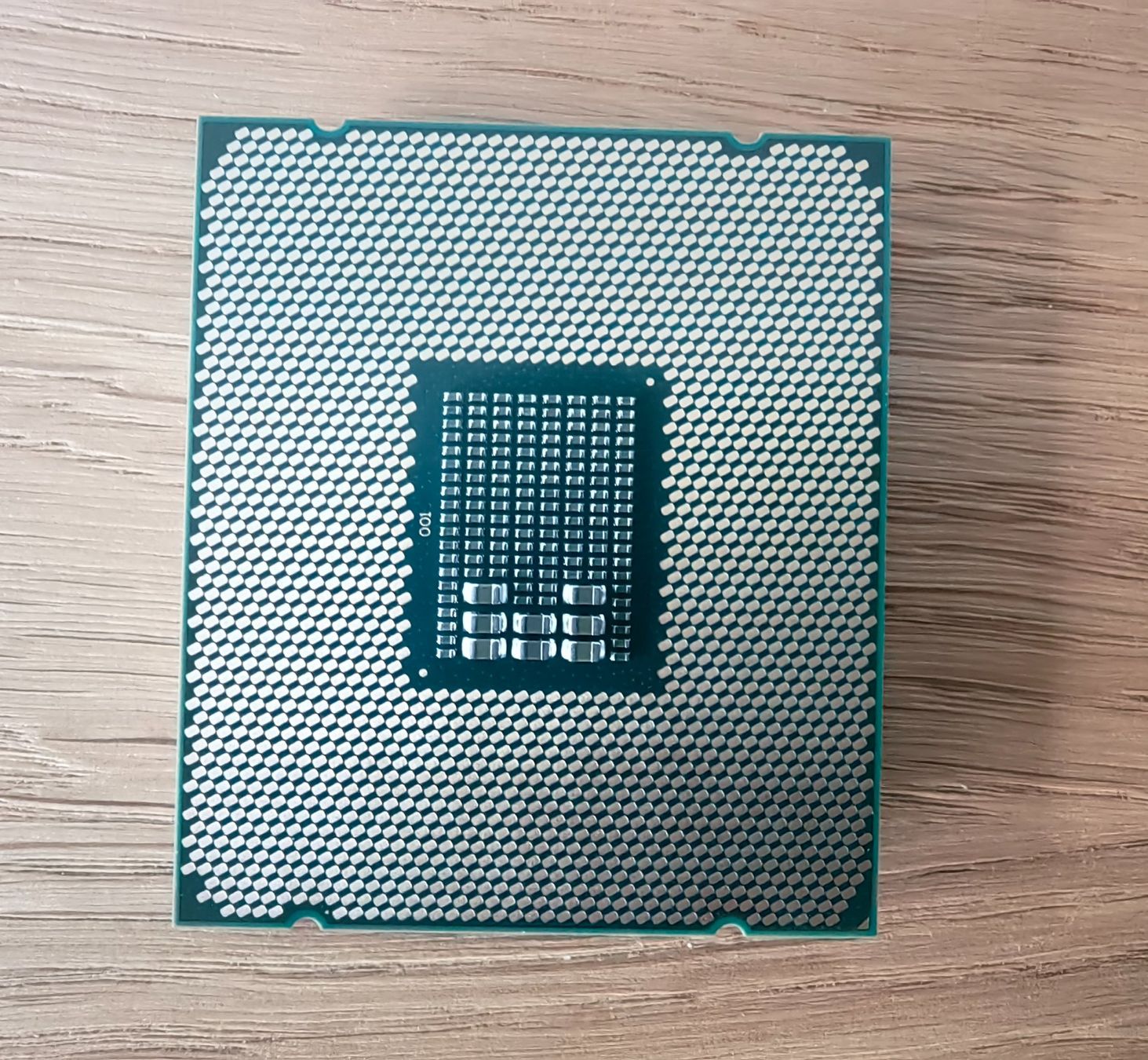 Intel Componenti elettronici: Intel Xeon E5-2650v4 2.2 GHz 12 core  30 MB Cache – Usato da Mols venduto da armanwalensee 1