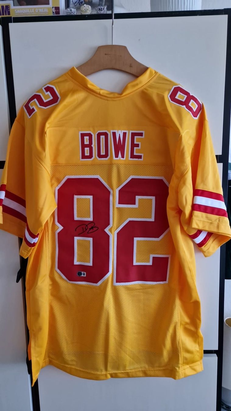 Autografi: Autographe Dwayne BOWE sur maillot custom Chiefs NFL – Nuovo (secondo la descrizione) da Lutry venduto da SwissBBCards 1