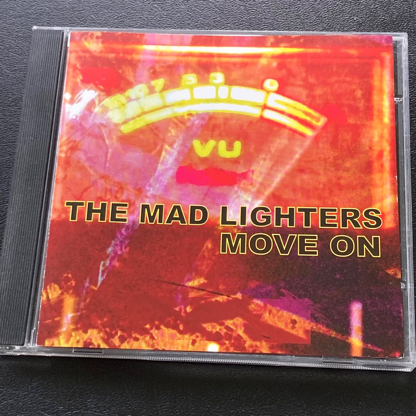 CD: The Mad Lighters - Move On – Usato da Bern venduto da Ntsamina