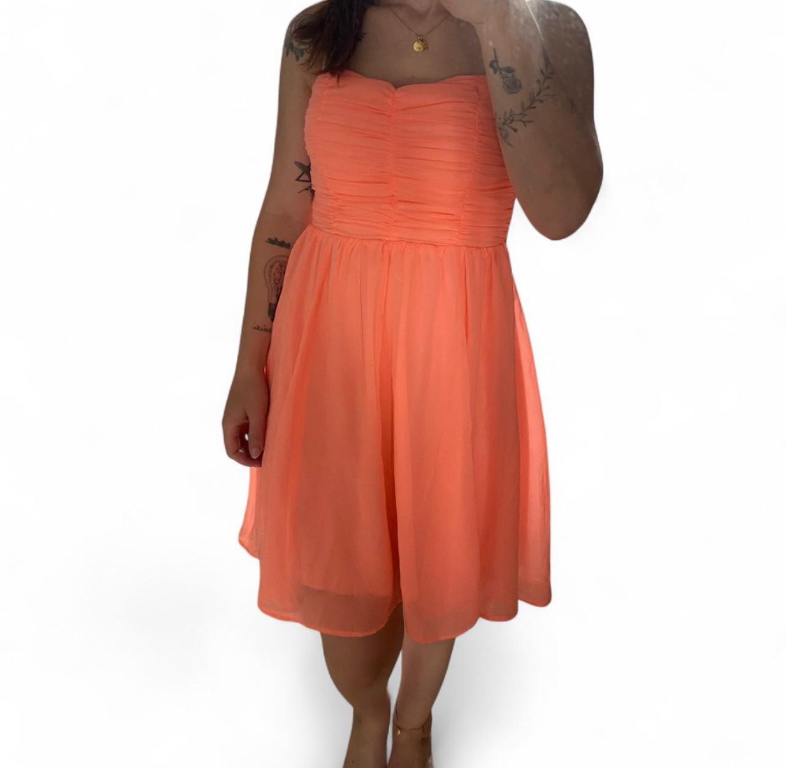Vestiti: Sommerliches, leichtes, lachsfarbenes Kleid – Usato da Lyss venduto da DeaDiLuna