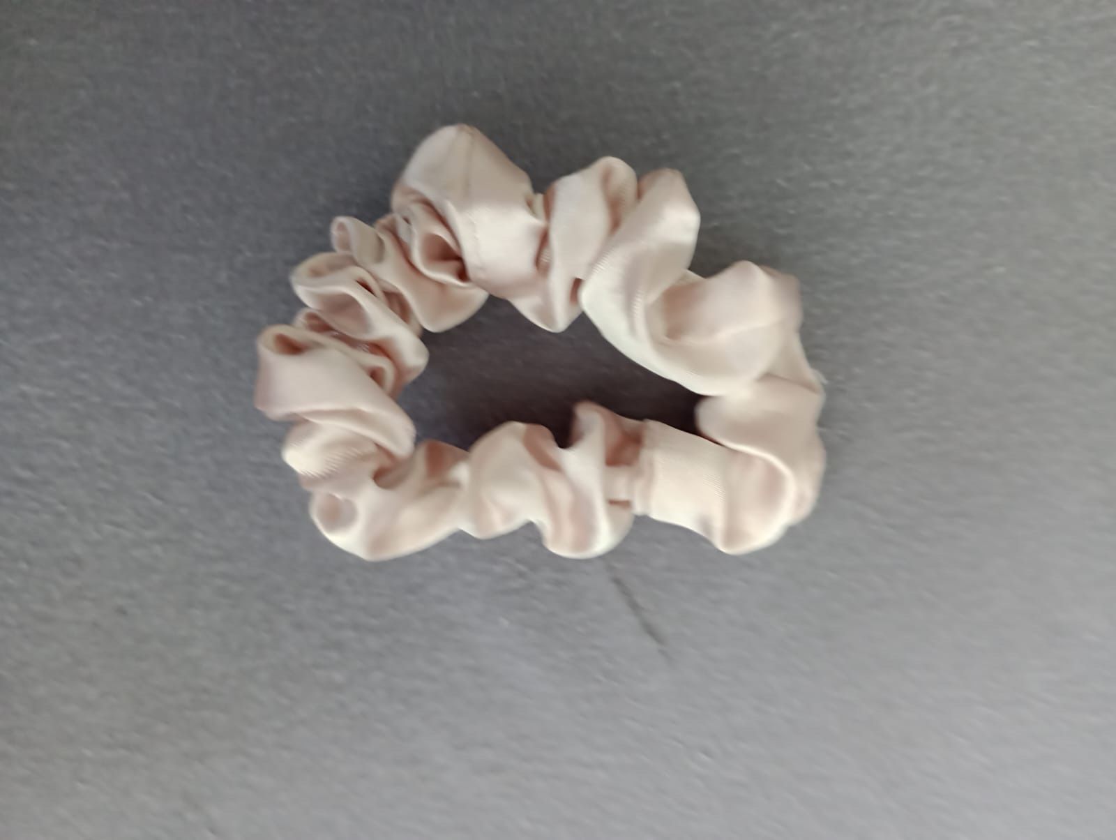 Haarschmuck: Haargummi rosa – Gebraucht aus Wädenswil von Mirm1.0
