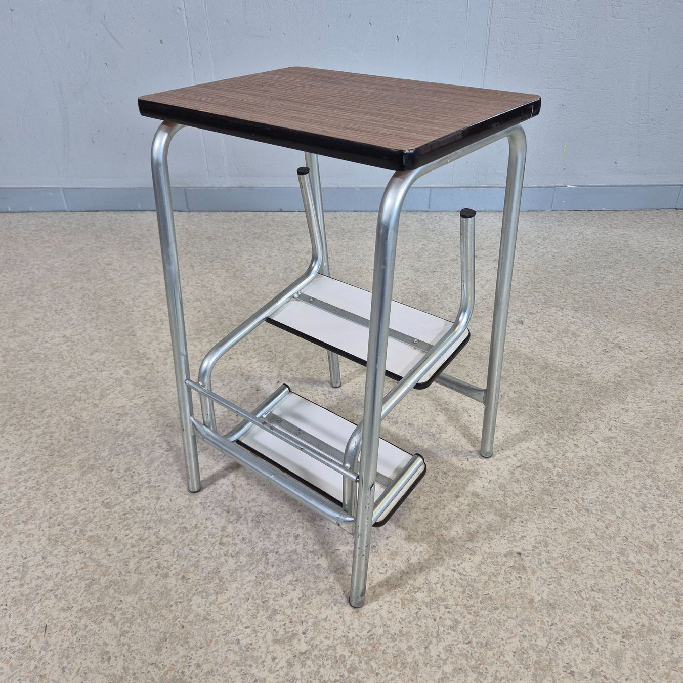 Sgabelli: Step-Stool Tritthocker 3-Tritt Hocker braun – Usato da Nottwil venduto da Wondewa-Shop 2