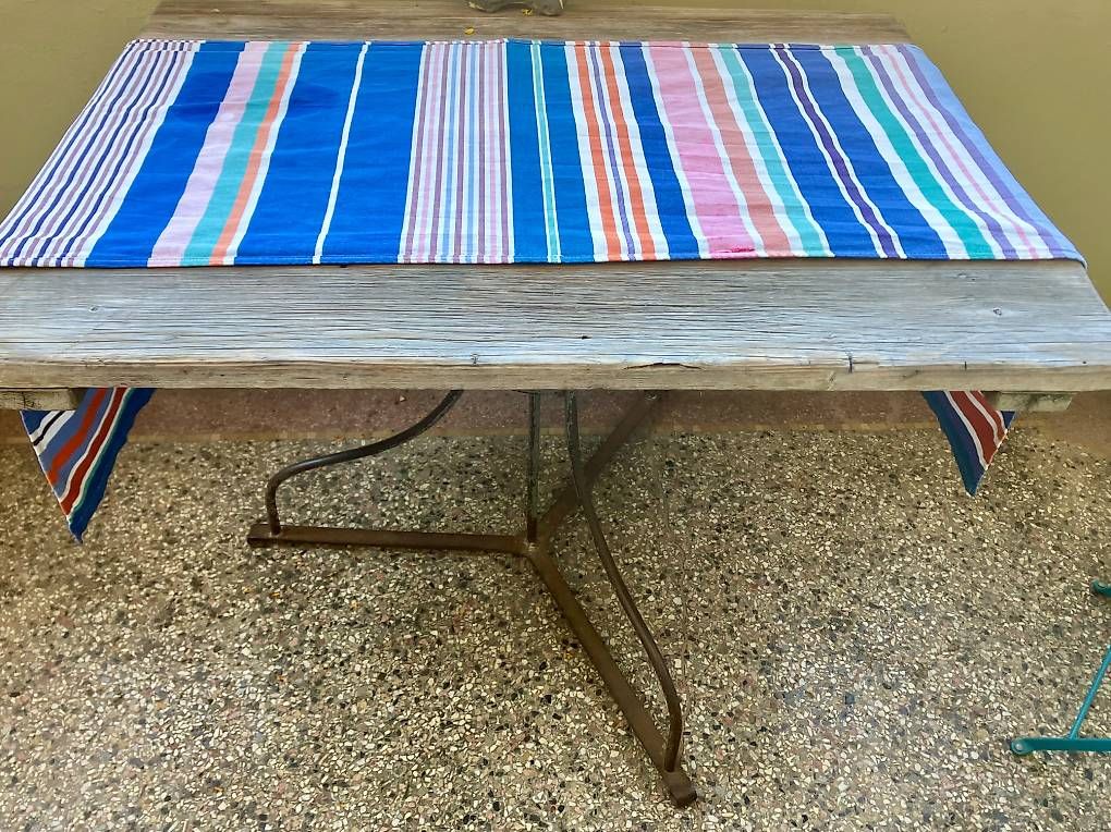 Tavoli: Tisch mit Metallfuss für Garten oder Balkon – Usato da Bern venduto da jsi_99xx 1