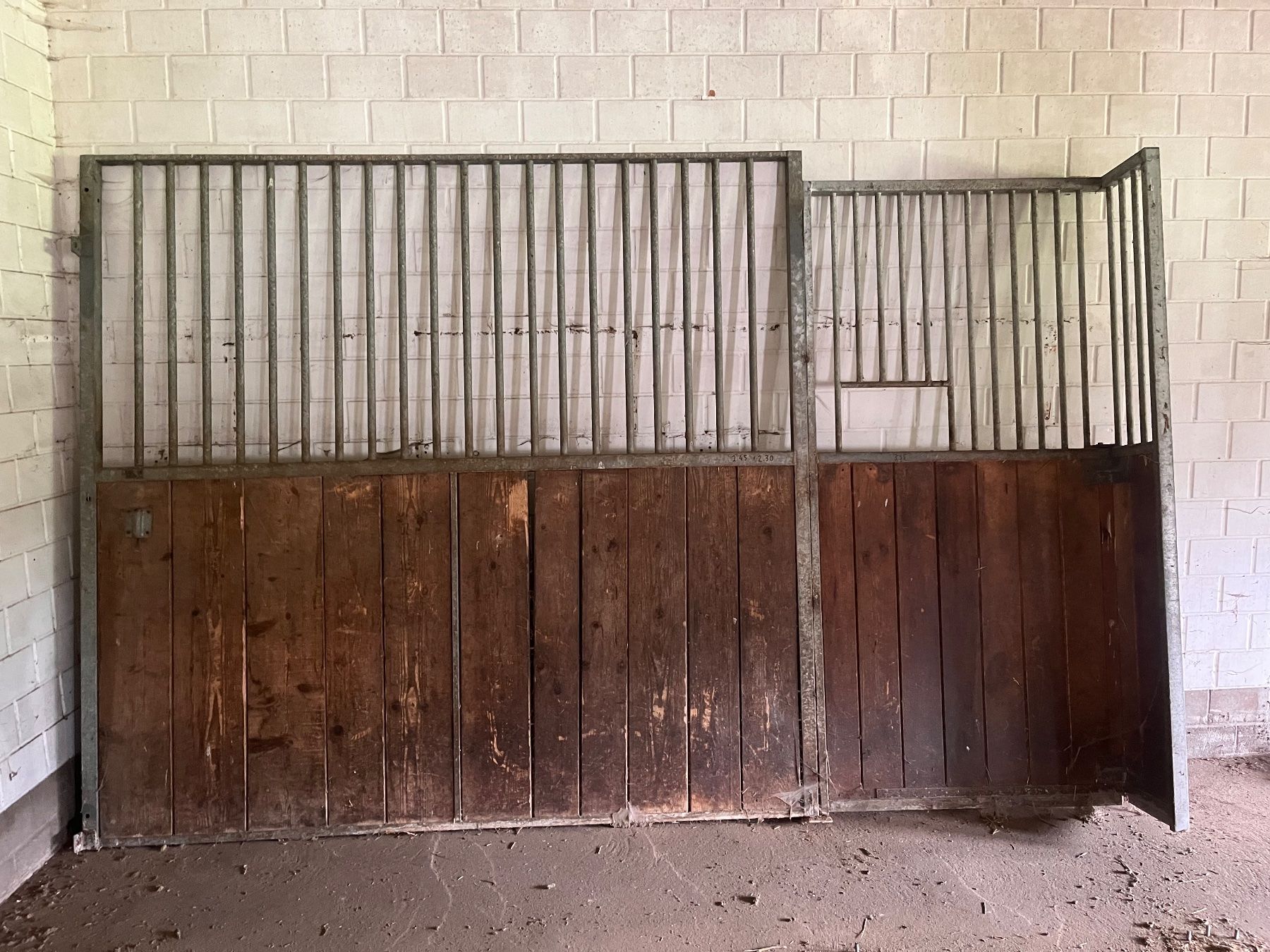 Paraventi: Pferdeboxenwand – Usato da Bellach venduto da Schlosser06