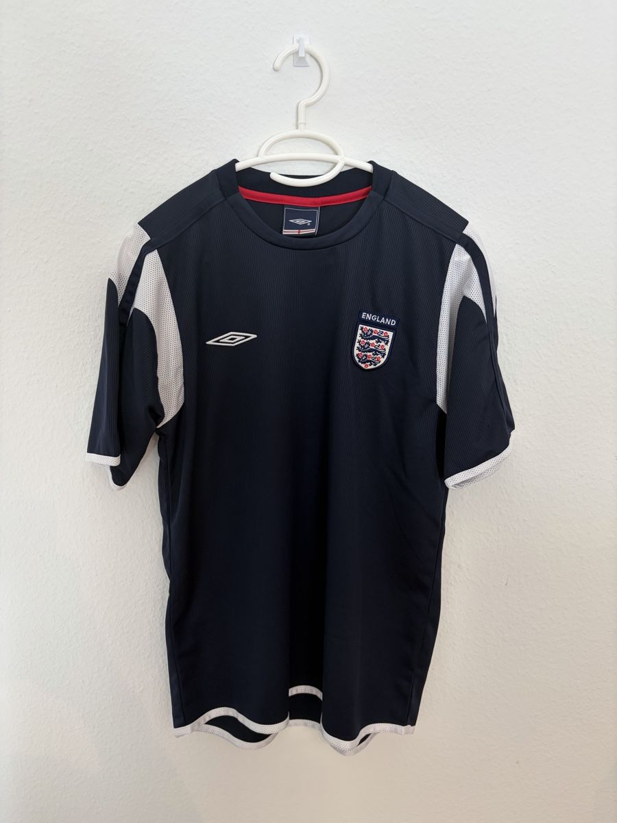 Umbro Leibchen & Hosen: England 2004 Trainingstrikot (S) – Gebraucht aus Basel von Ringolero