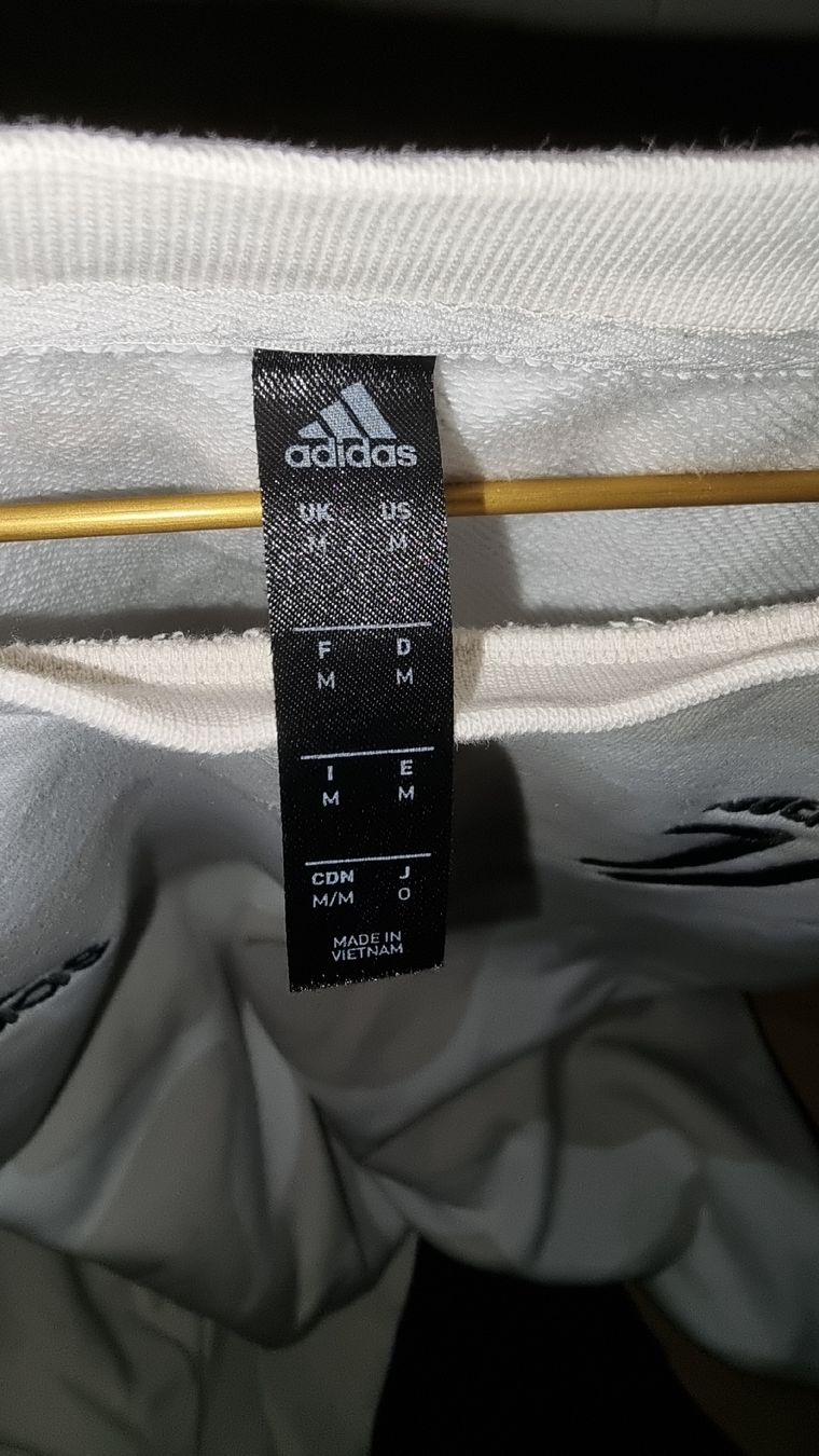 Adidas Maglioni & Felpe: Juventus Adidas Pullover Original – Nuovo (secondo la descrizione) da Flawil venduto da Heartbreaker 2