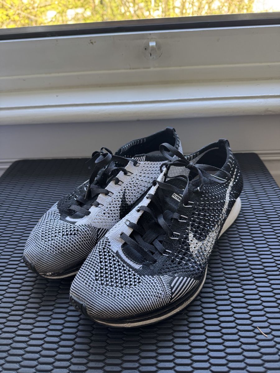 Nike Scarpe da uomo: The Nike Flyknit Racer "Orca" – Usato da Bern venduto da Roynsky