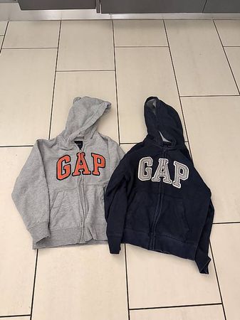 GAP Hoodies 6-7 Jahre (Preis zusammen)