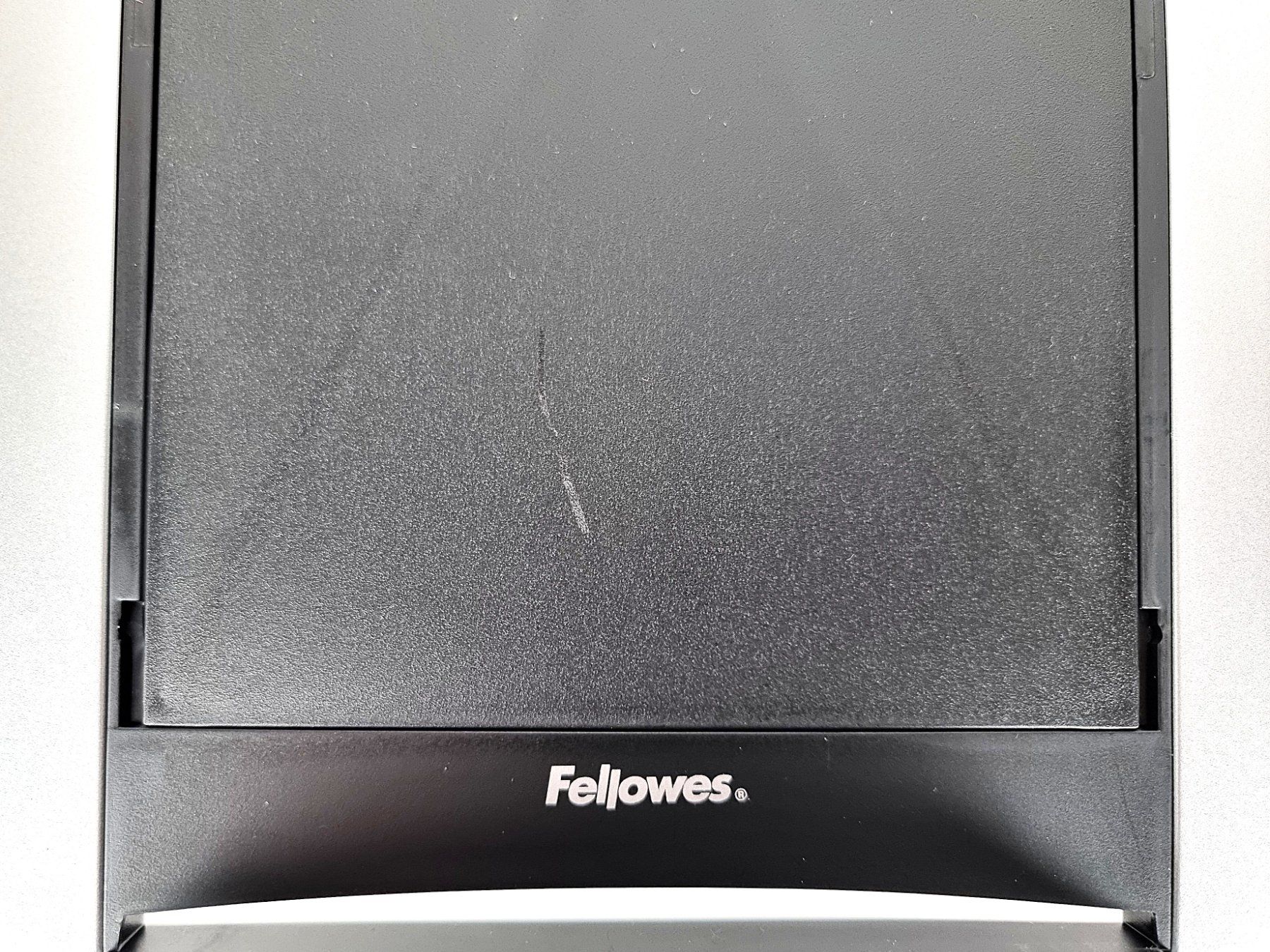 Fellowes Staffa per monitor: Monitor-Konzepthalter – Usato da Urtenen-Schönbühl venduto da Restwert_Schoenbuehl 6