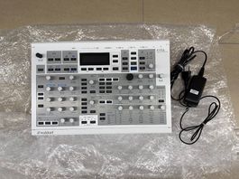 *NEUWERTIG* Waldorf Kyra Synthesizer