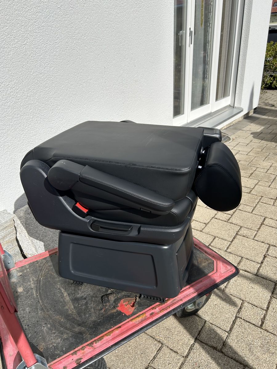 VW Autres accessoires p. véhicule: VW T5, T6, T6.1 Sitz Einzelsitz – D'occasion à Salvenach par Ricardo3280 4