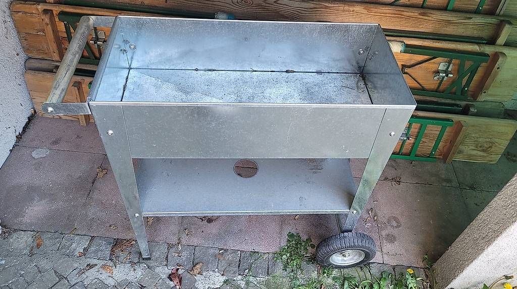 Vasi per fiori: Hochbeet Hestera Silber mit Rollen – Usato da Liebefeld venduto da Dokuhime