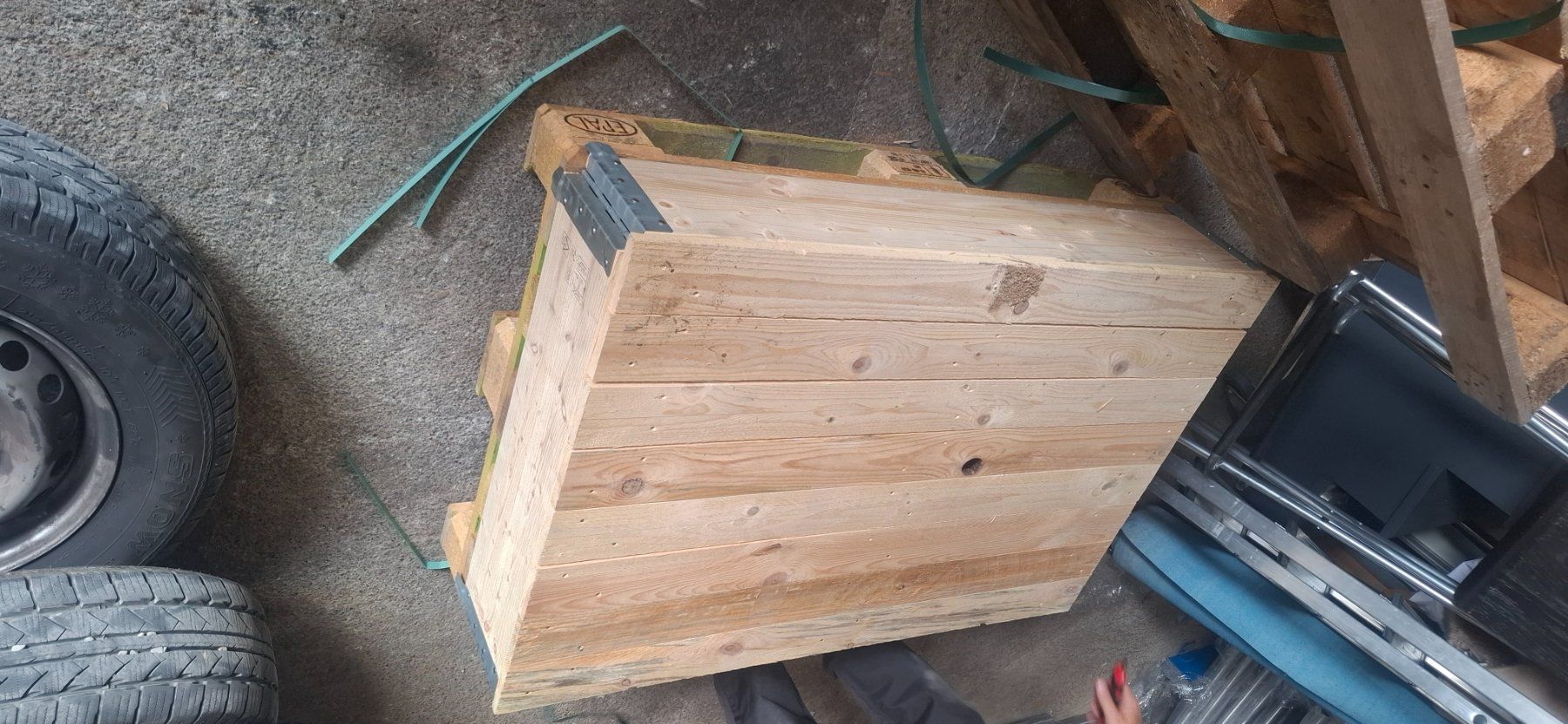 Palettes: 2x EU Palletten mit Rahmen – D'occasion à Rorbas par Fugsuzo