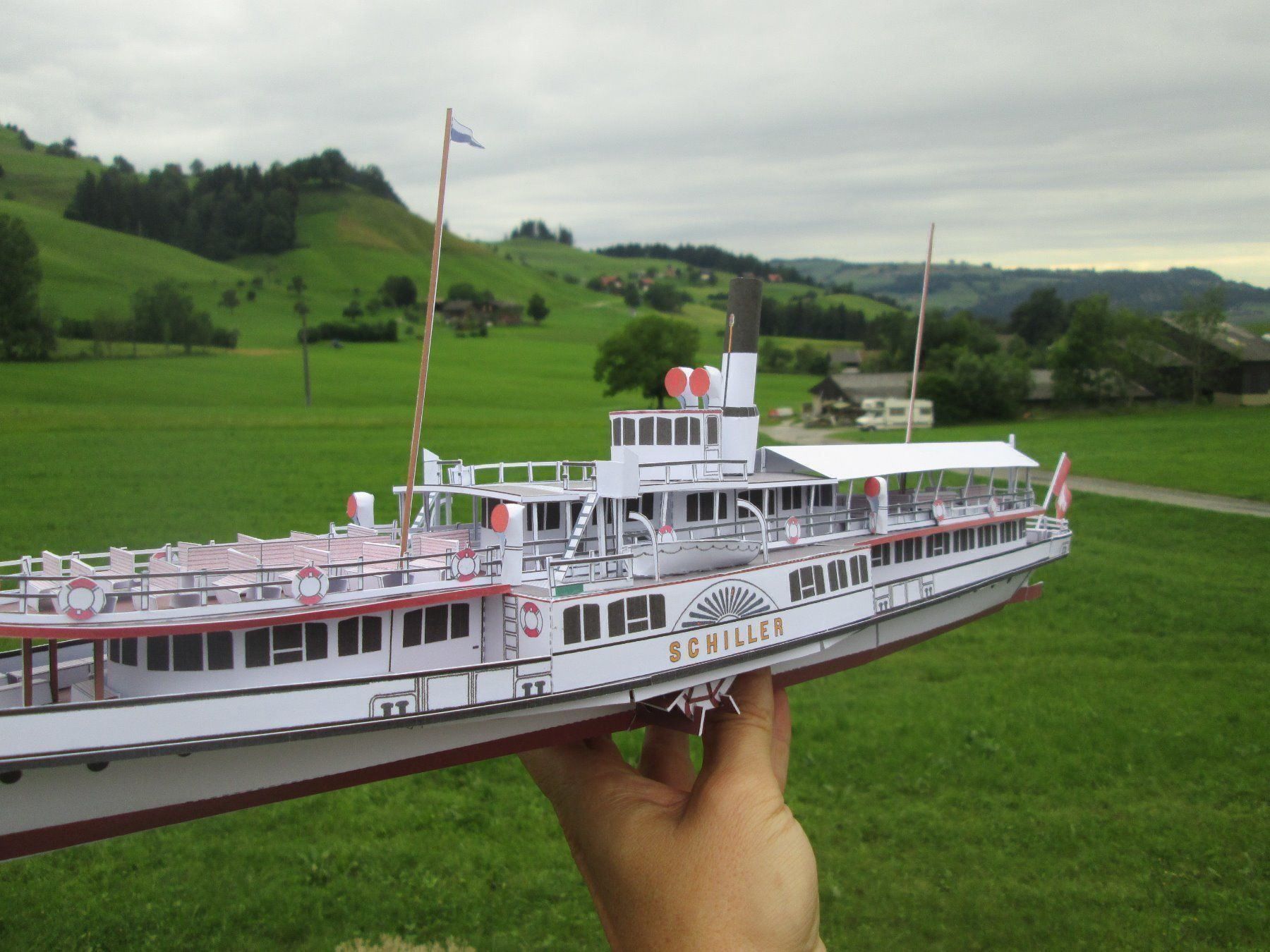 Kit di modellismo & Modellini statici: Dampfschiff Schiller Modellbogen 1:100 – Nuovo e nell'imballaggio originale da Sempach venduto da Pilatus20 2