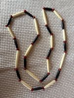 Kette aus Horn und Samen