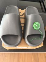 Der adidas Yeezy Slide Onyx Neu mit dem Box - EU 44 2/3 -NEU
