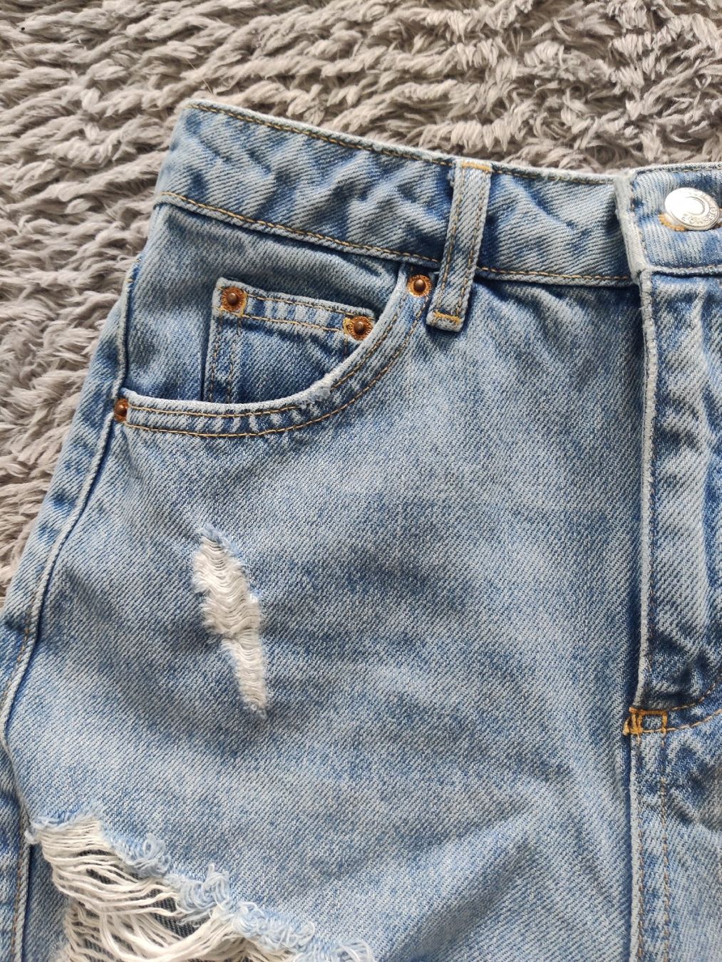 Topshop Jeans: Hotpants Mom Jeans Topshop – Usato da Pieterlen venduto da Saemelili 4