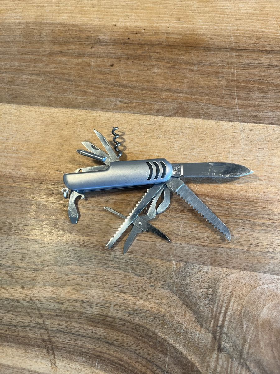 Couteaux de poche: Taschenmesser – D'occasion à Würenlos par jam_mv8g 2