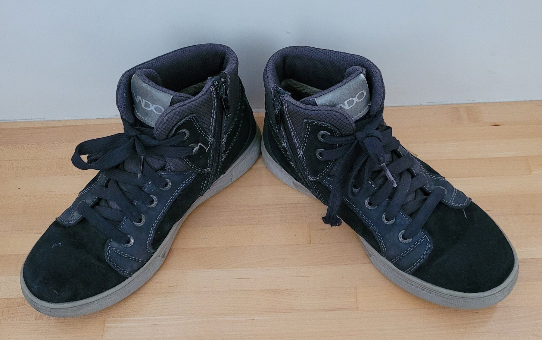 Scarpe per ragazzi: Vado Sneaker Halbschuhe blau Gr. 37 halbhoch – Usato da Widnau venduto da kerstinlo 2
