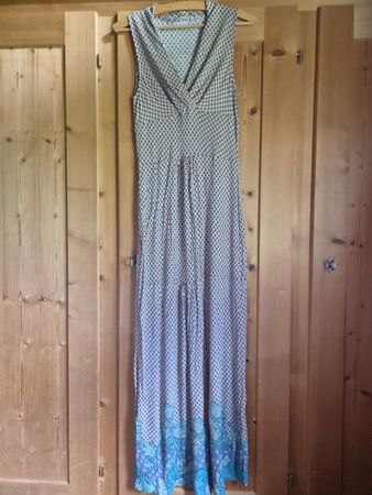 Schönes, langes Kleid Maddison Viscose Grösse S gemustert