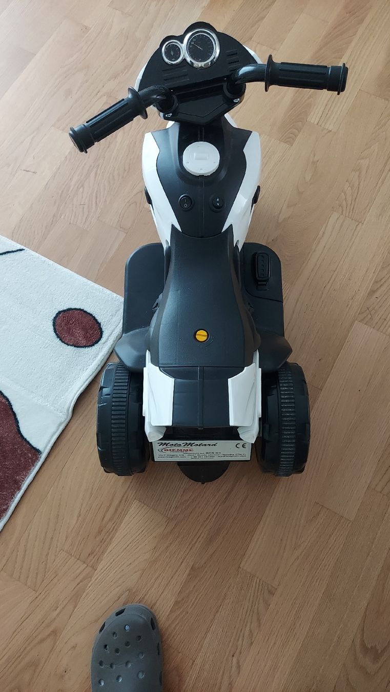 Veicoli per bambini: Moto électrique enfant - avec chargeur – Usato da Matran venduto da Swiss_Stuff_Store 1