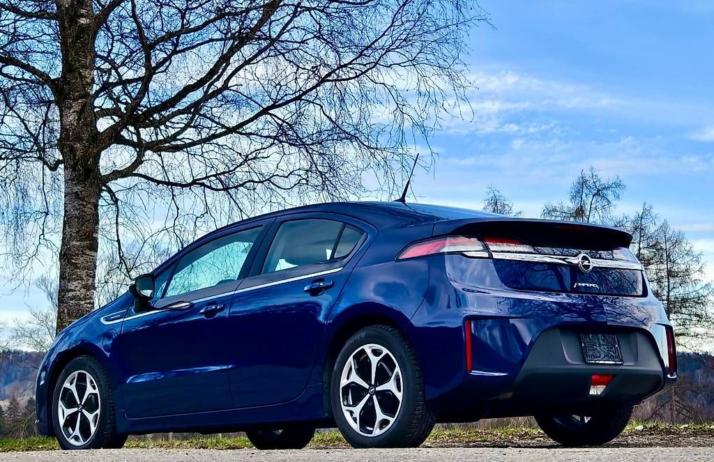 Automobili: Opel Ampera E-REV Plug-in-Hybrid Limousine 2012 – Usato da Turbenthal venduto da Retoo 3