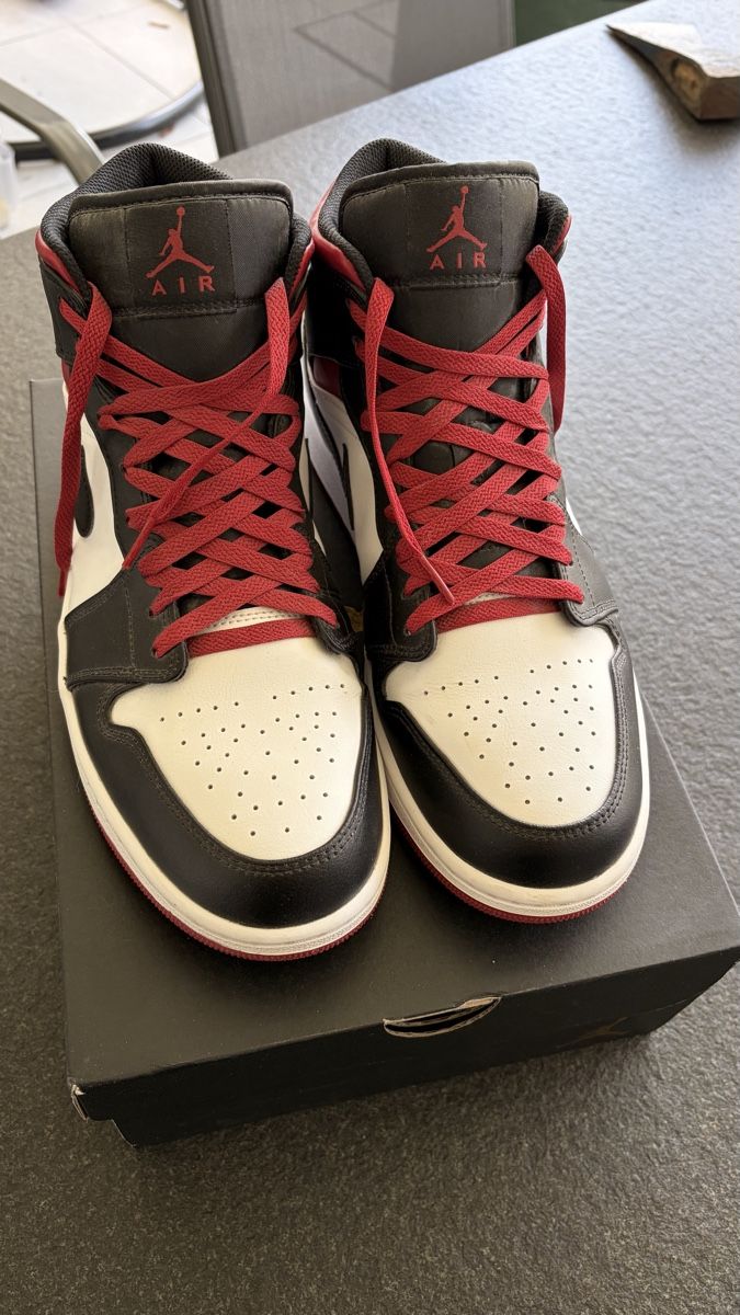Jordan Scarpe da uomo: Nike AIR Jordan 1 Mid – Nuovo (secondo la descrizione) da Wangen an der Aare venduto da joe_85lv