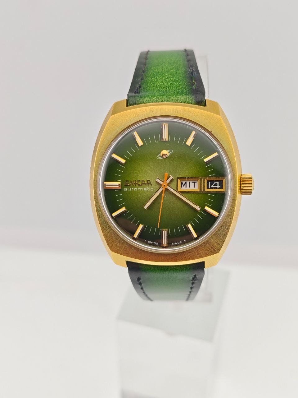 Enicar Orologi: Wunderschöne ENICAR AUTOMATIC Day Date Uhr, new old stock – Nuovo (secondo la descrizione) da Bassersdorf venduto da antik_leo