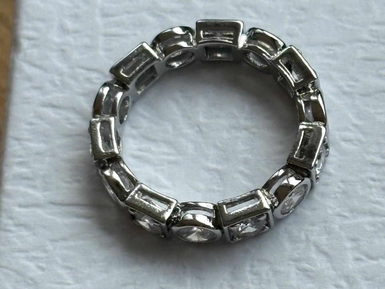Anelli: Luxus Elegante Gr: 19/9 Ring Memoire Farbe :  Silber – Nuovo (secondo la descrizione) da Biel-Bienne venduto da Roserosse13 2