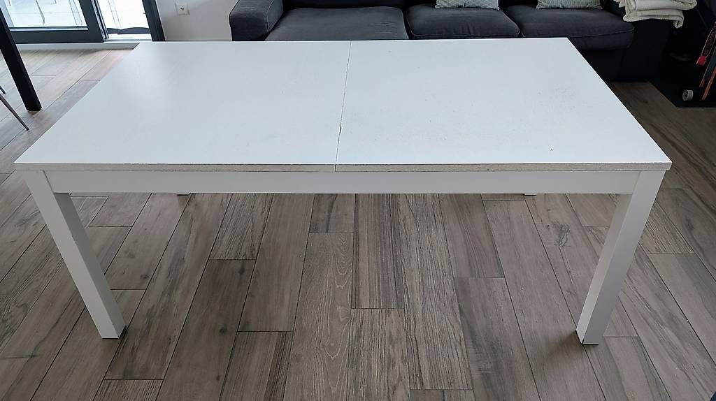 Tables: Table/Esstisch IKEA Bjursta - Gratuite/Gratis – D'occasion à St. Ursen par b_anael