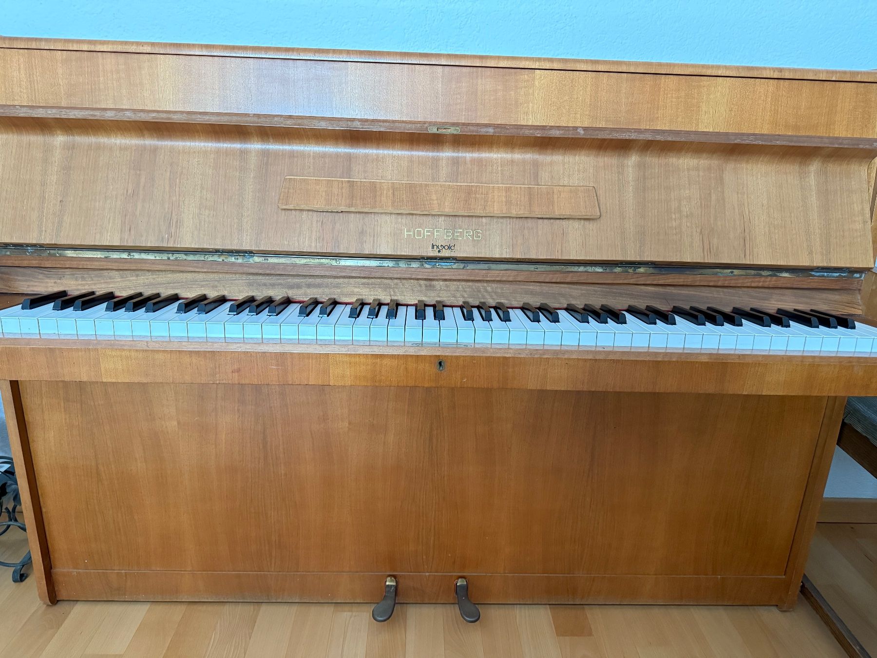 Strumenti musicali: Klavier HOFFBERG – Usato da Wohlen AG venduto da homecollectivech 4