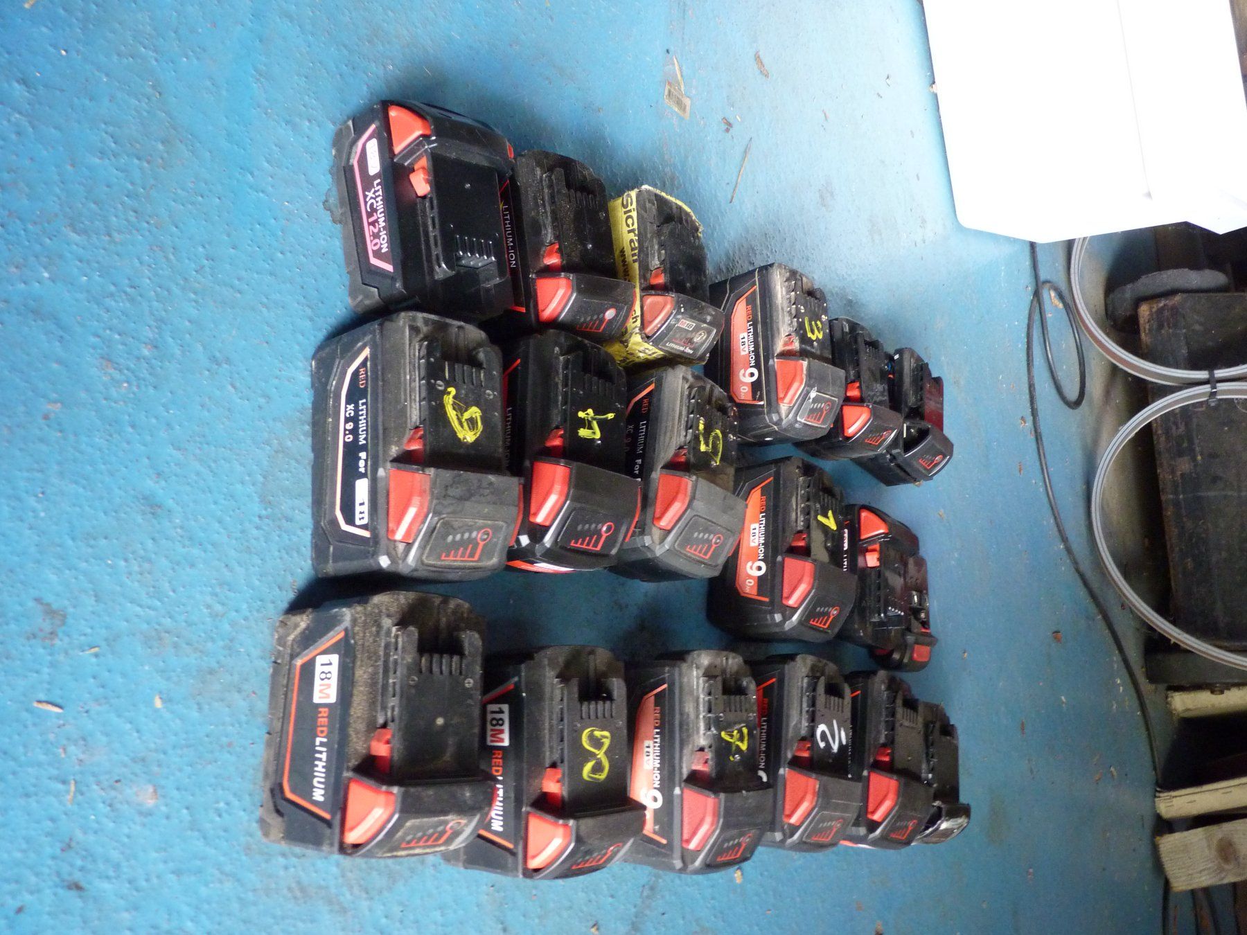 Milwaukee Batterie: Konvolut,Milwaukee- Batterien 5-12 Amp. – Difettoso da gettnau venduto da 12joe 2