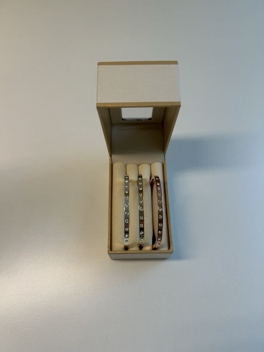Bracelets: Armreif Set – Neuf avec emballage d'origine à Uzwil par Tina_5832