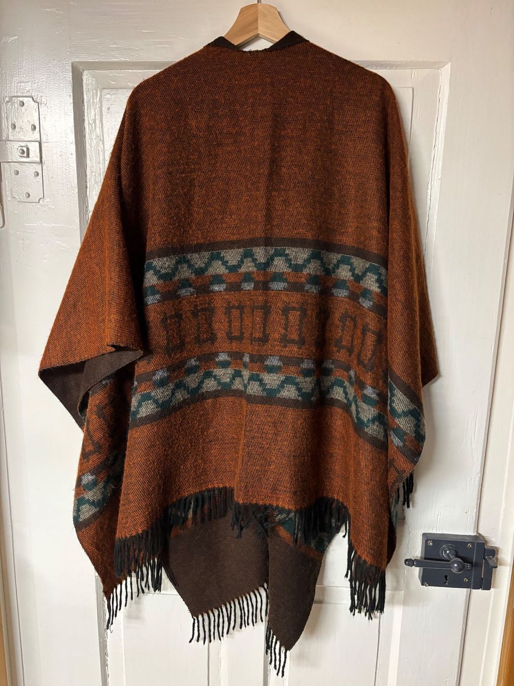 Giacche: Poncho / Überwurf mit Fransen, Herbst-Look, Braun – Usato da Alten venduto da AuntiesAtticFinds 5