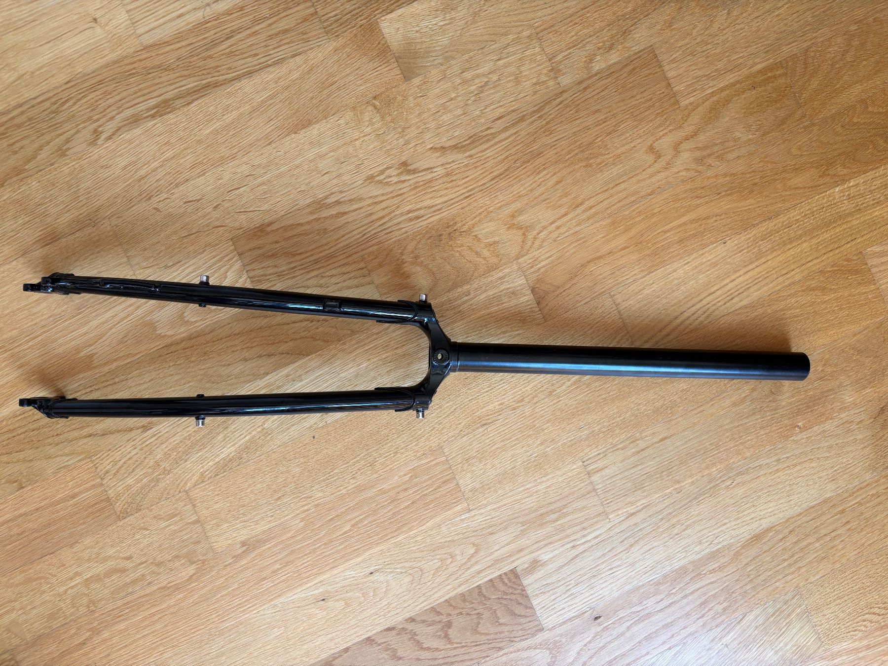 Surly Pezzi di ricambio: Surly Disc Trucker Rigid Fork - 28" | 45mm | 1 1/8" Ahead | – Nuovo (secondo la descrizione) da Zürich venduto da bar_7hcd 1