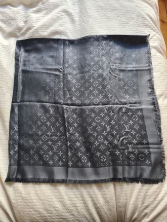 Châle Louis Vuitton monogram, gris - jamais portée